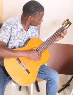 Violin lessons for kids and adults in Nairobi