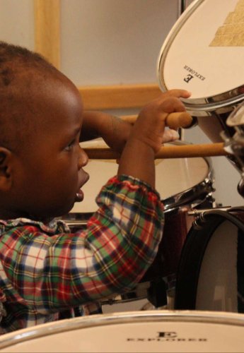 Drum lessons with a qualified music teacher at home